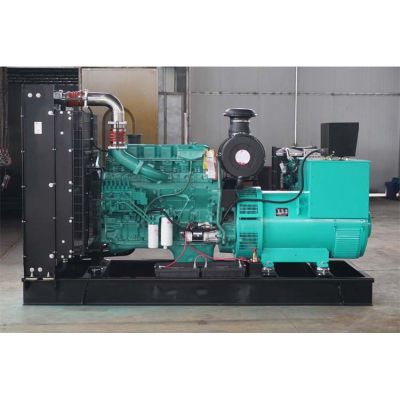 300kw東風(fēng)康明斯柴油發(fā)電機(jī)組-東風(fēng)康明斯6缸柴油機(jī)6ZTAA13-G3柴油發(fā)電機(jī)組,缸徑/行程：130/163mm,柴油發(fā)電機(jī)組水冷發(fā)動(dòng)機(jī)功率340KW,柴油發(fā)電機(jī)組配套馬拉松斯坦福發(fā)電機(jī)。廠價(jià)直銷歡迎選購(gòu)：13773399855。
