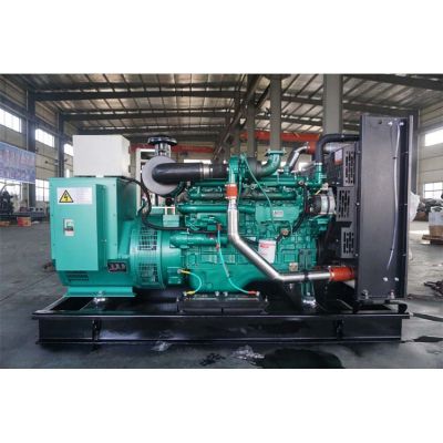 120kw玉柴柴油發(fā)電機(jī)組-玉柴6缸柴油機(jī)YC6B180L-D20柴油發(fā)電機(jī)組,缸徑/行程：108/125mm,柴油發(fā)電機(jī)組水冷發(fā)動(dòng)機(jī)功率132KW,柴油發(fā)電機(jī)組配套馬拉松斯坦福發(fā)電機(jī)。廠價(jià)直銷(xiāo)歡迎選購(gòu)：13773399855。