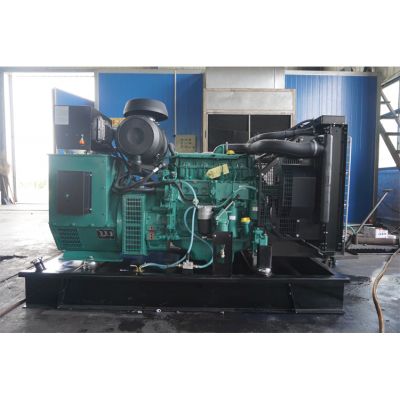 100kw沃爾沃柴油發(fā)電機(jī)組-沃爾沃4缸柴油機(jī)TAD532GE柴油發(fā)電機(jī)組,缸徑/行程：108/130mm,柴油發(fā)電機(jī)組水冷發(fā)動(dòng)機(jī)功率114KW,柴油發(fā)電機(jī)組配套馬拉松斯坦福發(fā)電機(jī)。廠價(jià)直銷歡迎選購(gòu)：13773399855。